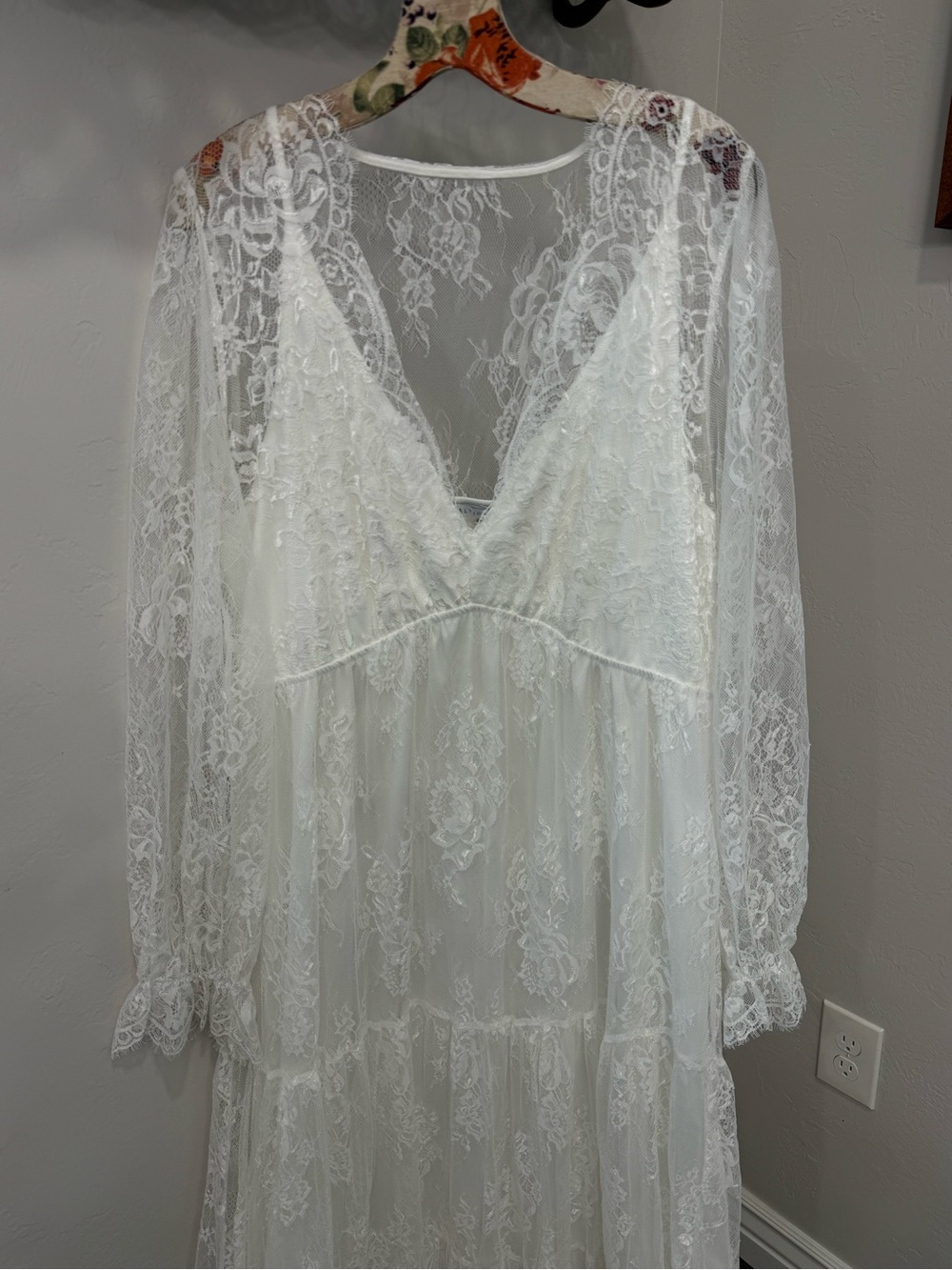Baltic Born Gloria White Lace Dress - Picture 4 of 10